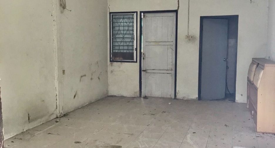 Terreno en venta en Si Racha, Chonburi