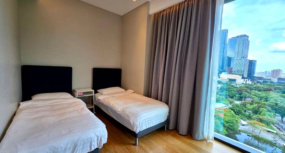 For rent and for sale 2 bedrooms condo in Pathum Wan, Bangkok
