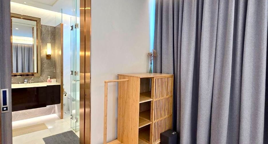 For rent and for sale 2 bedrooms condo in Pathum Wan, Bangkok