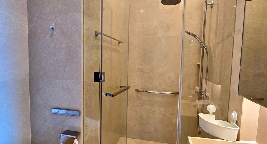 For rent and for sale 2 bedrooms condo in Pathum Wan, Bangkok