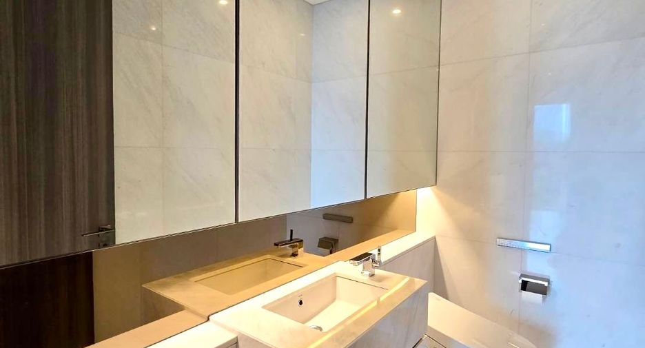 For rent and for sale 2 bedrooms condo in Pathum Wan, Bangkok