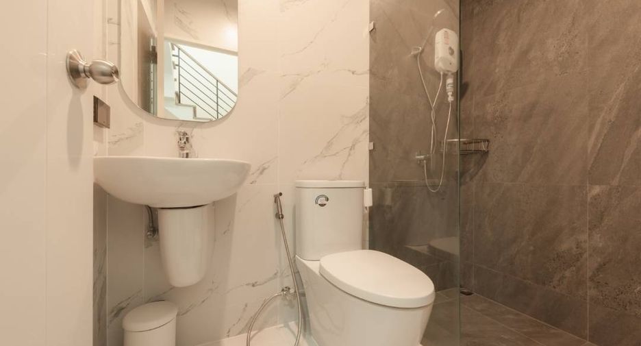 For sale 3 bedrooms townhouse in Bang Phli, Samut Prakan