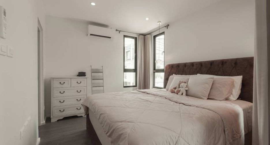 For sale 3 bedrooms townhouse in Bang Phli, Samut Prakan
