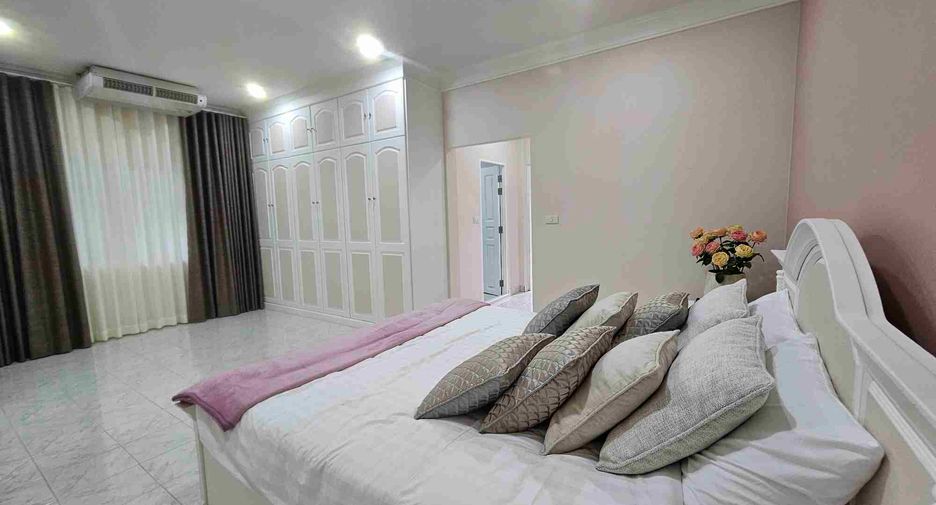 For rent and for sale 3 bedrooms house in Bang Lamung, Chonburi