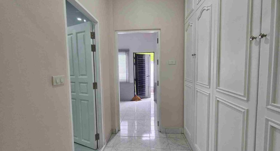 For rent and for sale 3 bedrooms house in Bang Lamung, Chonburi