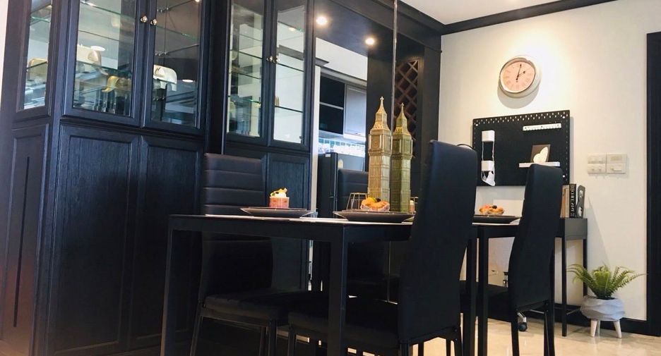 For rent 2 bedrooms condo in Bang Rak, Bangkok