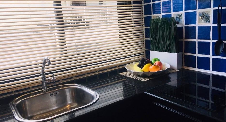 For rent 2 bedrooms condo in Bang Rak, Bangkok