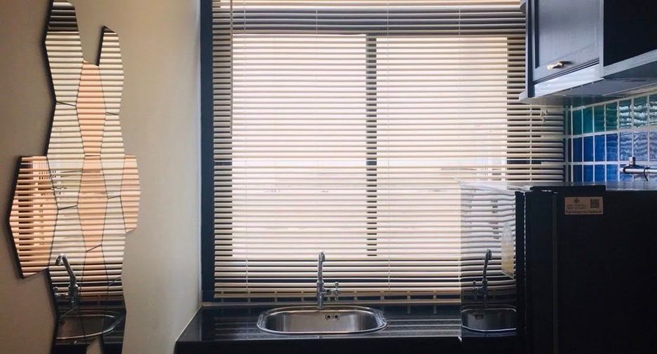 For rent 2 bedrooms condo in Bang Rak, Bangkok