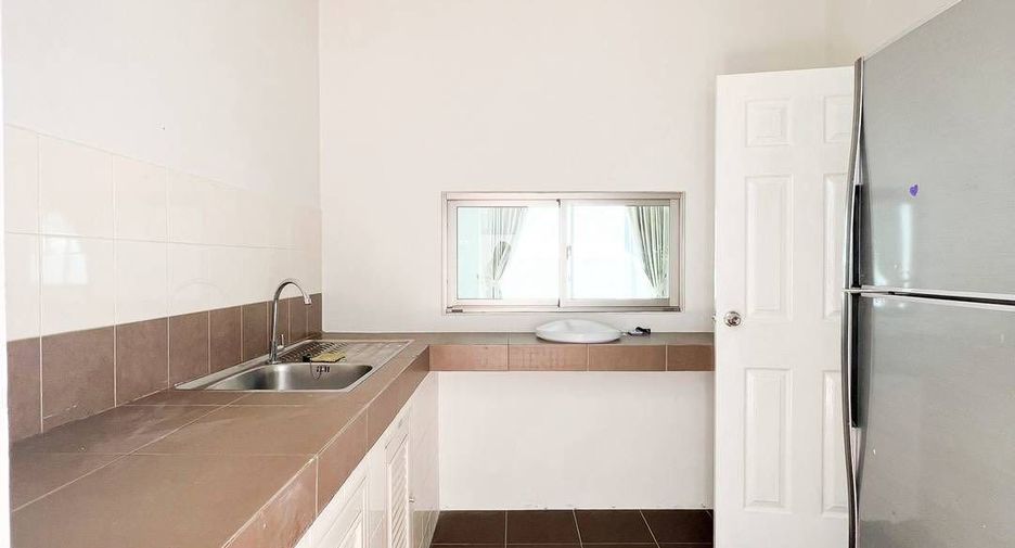 Casa en venta de 3 habitaciones en Si Racha, Chonburi