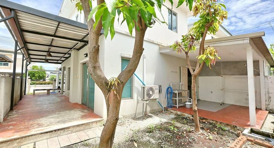 For sale 3 bedrooms house in Si Racha, Chonburi