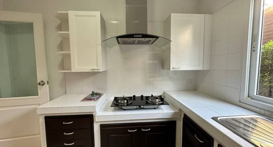 For rent 3 bedrooms house in Si Racha, Chonburi