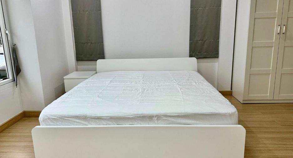 For rent 3 bedrooms house in Si Racha, Chonburi