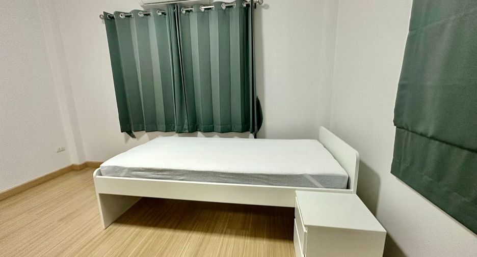 For rent 3 bedrooms house in Si Racha, Chonburi