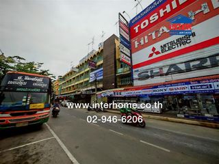 For sale 3 bed retail Space in Mueang Nakhon Pathom, Nakhon Pathom