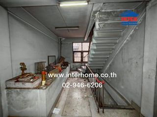 For sale 3 bed retail Space in Mueang Nakhon Pathom, Nakhon Pathom