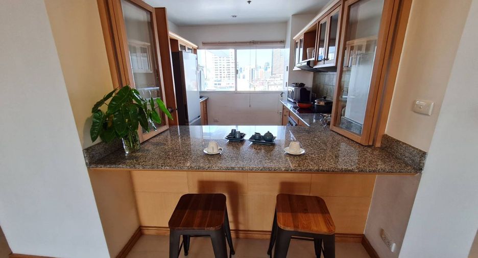 Apartment zur Miete mit 3 Zimmer in Bang Rak, Bangkok