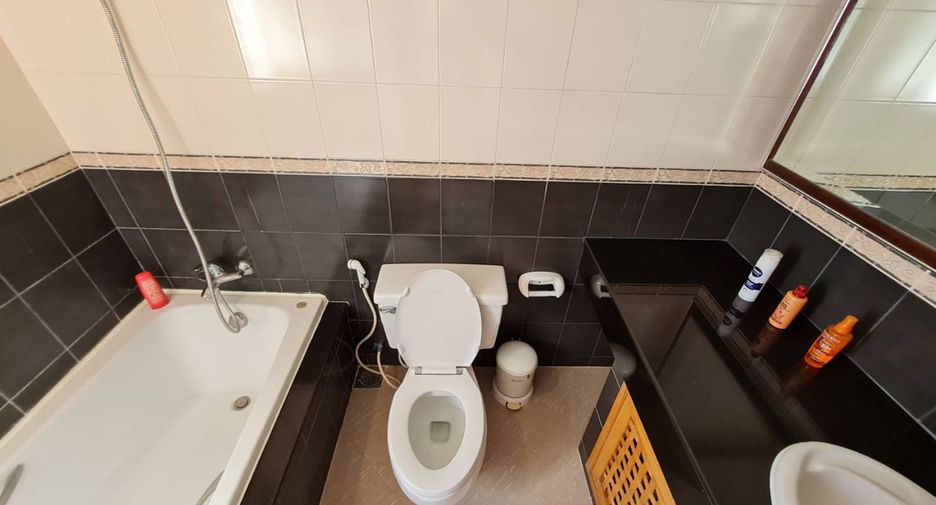 Apartment zur Miete mit 3 Zimmer in Bang Rak, Bangkok