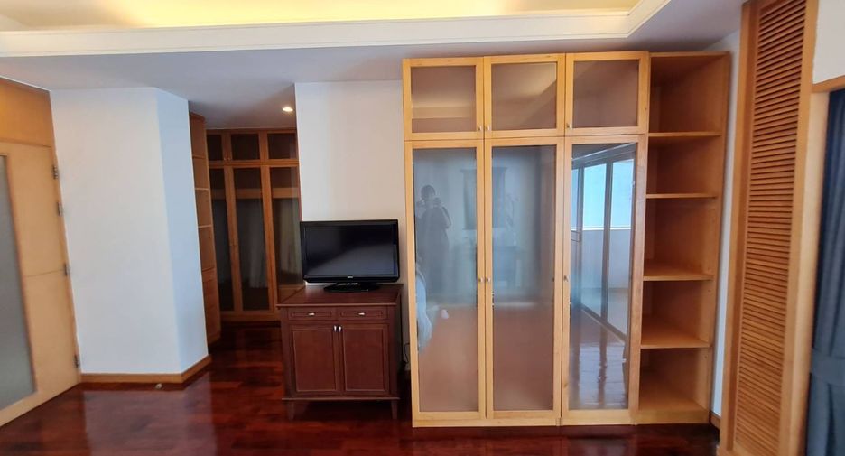 Apartment zur Miete mit 3 Zimmer in Bang Rak, Bangkok