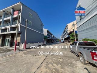 For sale 3 bed retail Space in Nakhon Chai Si, Nakhon Pathom