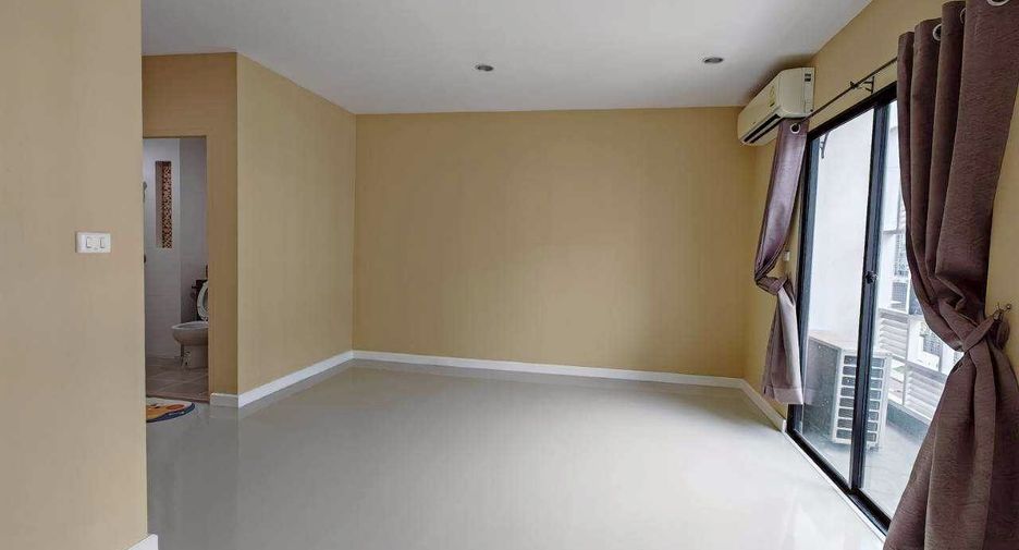 For sale 3 bedrooms townhouse in Prawet, Bangkok