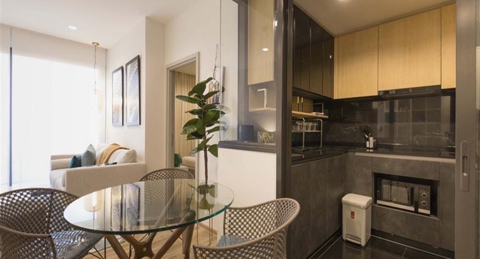 For rent 3 bedrooms condo in Chatuchak, Bangkok