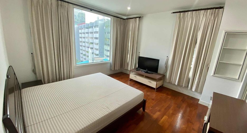 For rent 2 bedrooms house in Khlong Toei, Bangkok