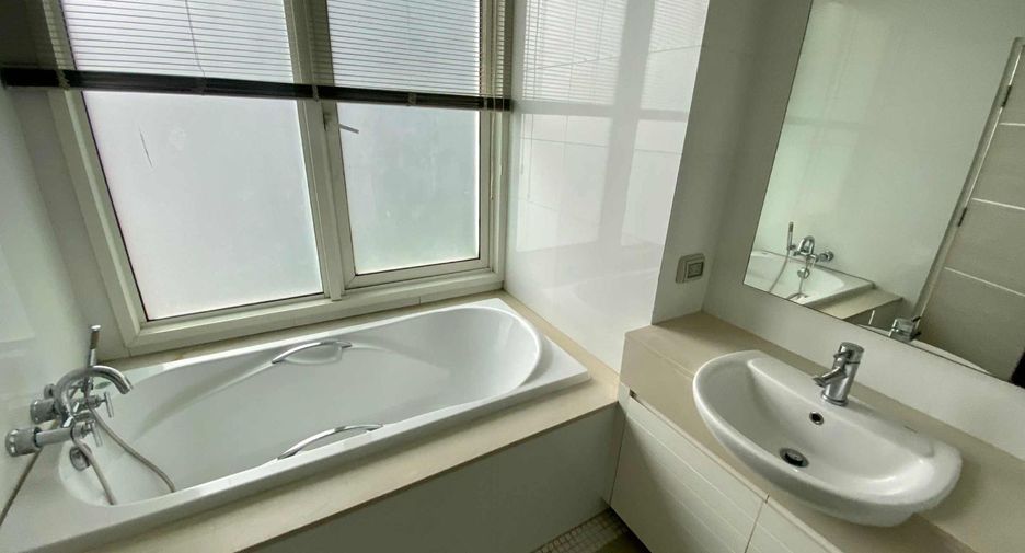 For rent 2 bedrooms house in Khlong Toei, Bangkok