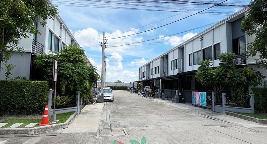 出售 3 卧室 联排别墅 在 Bang Bua Thong, Nonthaburi