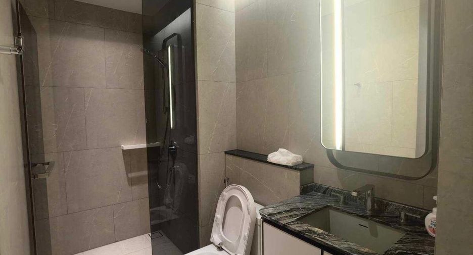For sale 2 bed condo in Watthana, Bangkok