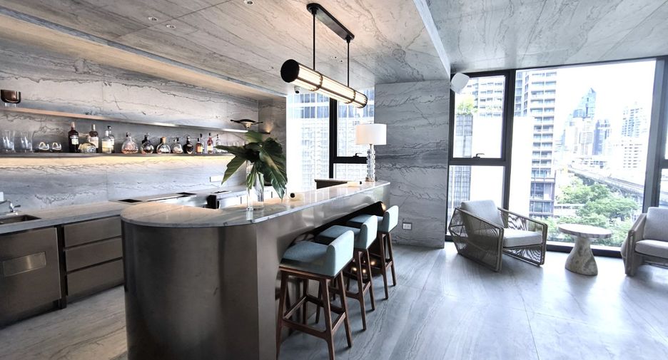 For sale 4 bedrooms condo in Khlong Toei, Bangkok