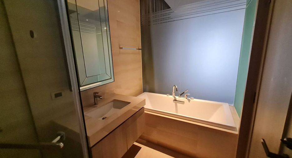 For rent 2 bedrooms house in Khlong Toei, Bangkok