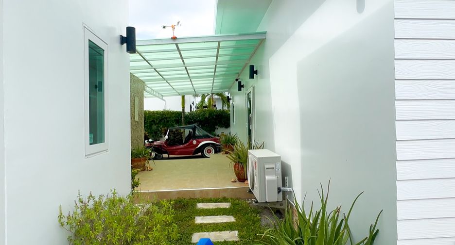 For sale 3 bedrooms villa in Hua Hin, Prachuap Khiri Khan