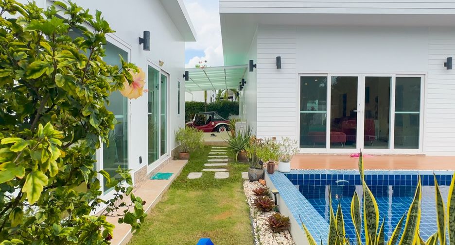 For sale 3 bedrooms villa in Hua Hin, Prachuap Khiri Khan