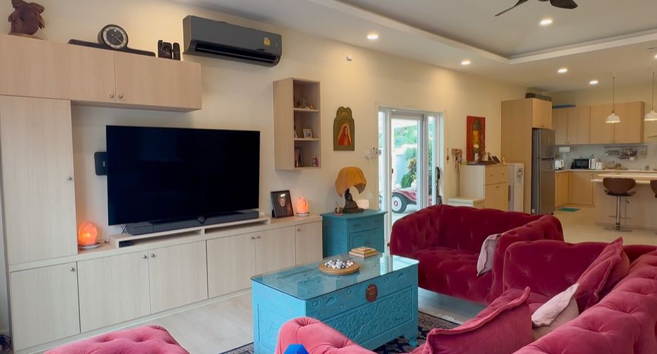 For sale 3 bedrooms villa in Hua Hin, Prachuap Khiri Khan