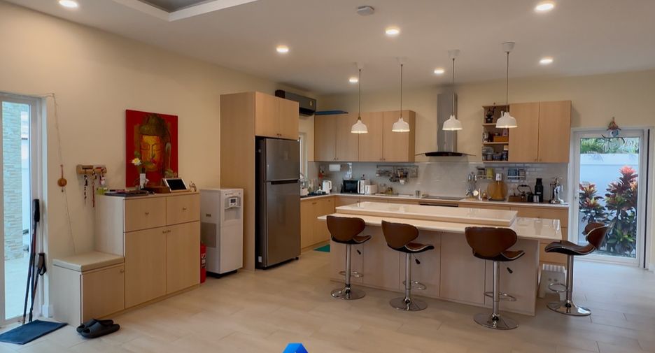 For sale 3 bedrooms villa in Hua Hin, Prachuap Khiri Khan
