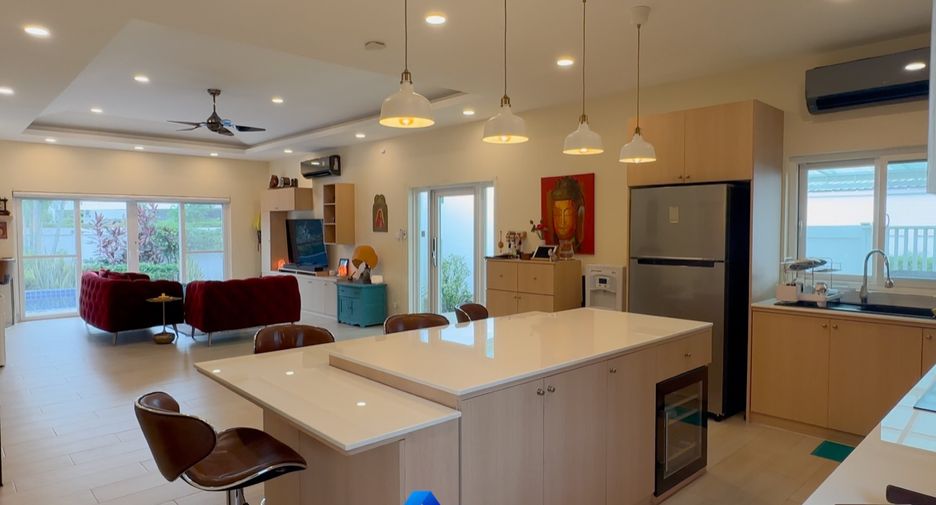 For sale 3 bedrooms villa in Hua Hin, Prachuap Khiri Khan