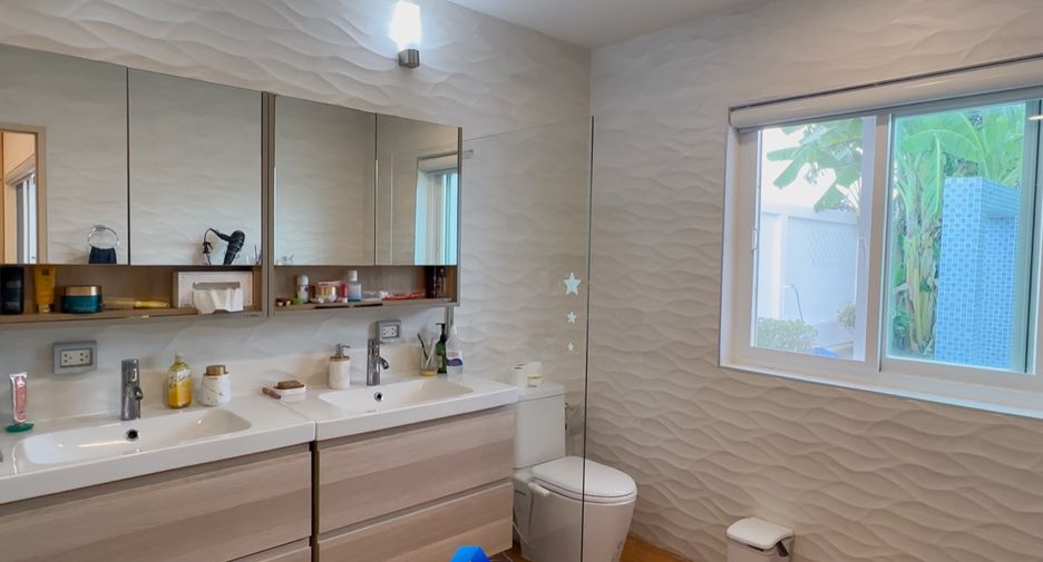 For sale 3 bedrooms villa in Hua Hin, Prachuap Khiri Khan