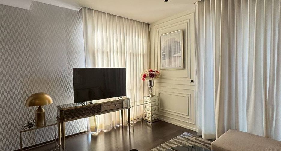 For rent 2 bedrooms condo in Khlong Toei, Bangkok