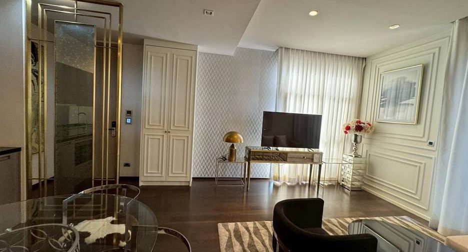 For rent 2 bedrooms condo in Khlong Toei, Bangkok