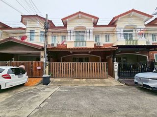For sale 3 bed townhouse in Bang Khen, Bangkok