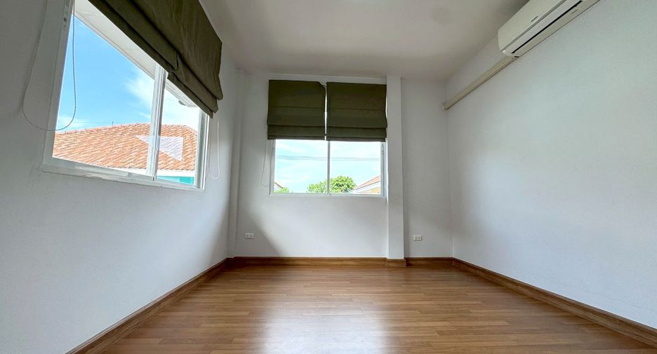 For sale 3 bedrooms house in Thanyaburi, Pathum Thani