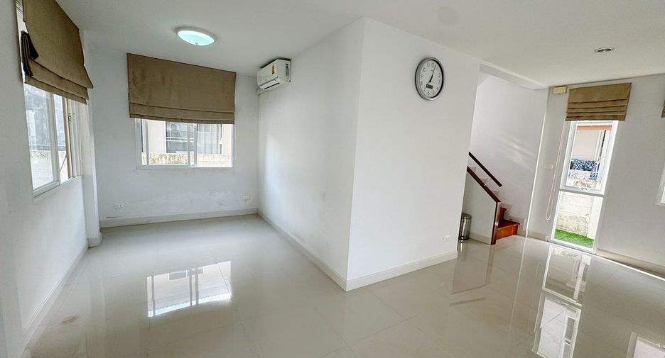 For sale 3 bedrooms house in Thanyaburi, Pathum Thani