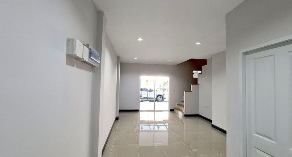 Casa adosada en venta de 3 habitaciones en Bang Yai, Nonthaburi