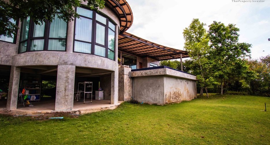 Casa en venta de 3 habitaciones en Amphawa, Samut Songkhram