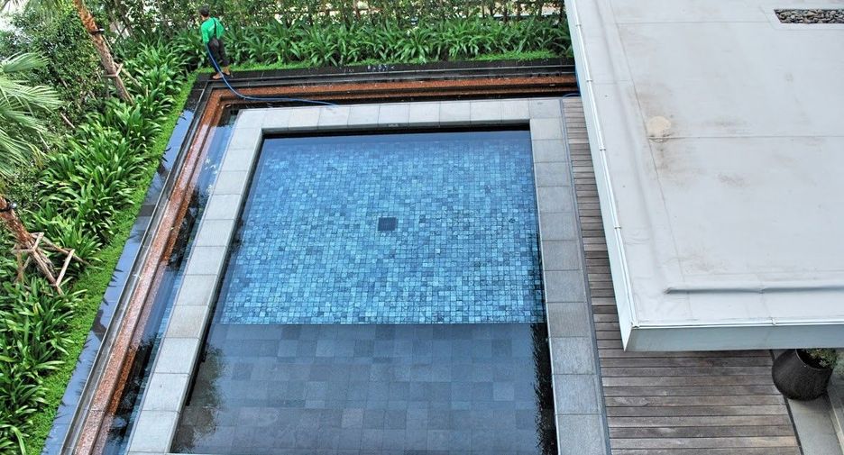 For rent 2 ベッドルーム condo in Pathum Wan, Bangkok