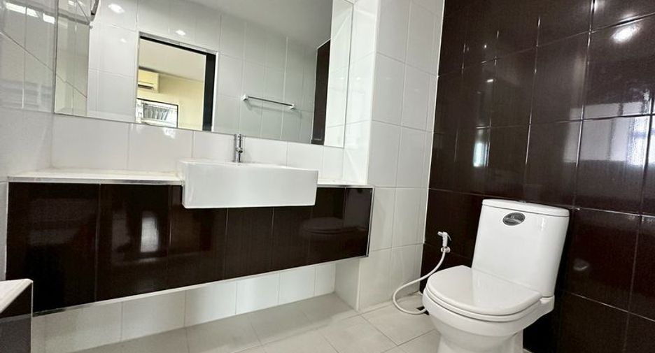 For rent and for sale 2 bedrooms condo in Si Racha, Chonburi