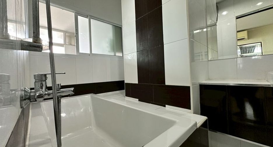 For rent and for sale 2 bedrooms condo in Si Racha, Chonburi