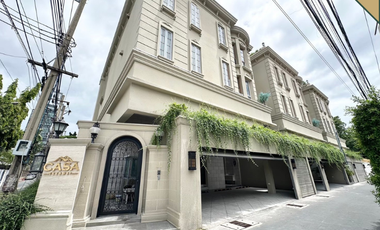 For sale 4 bedrooms house in Watthana, Bangkok