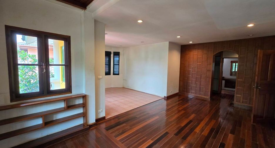 For sale 4 bedrooms house in Bang Khun Thian, Bangkok