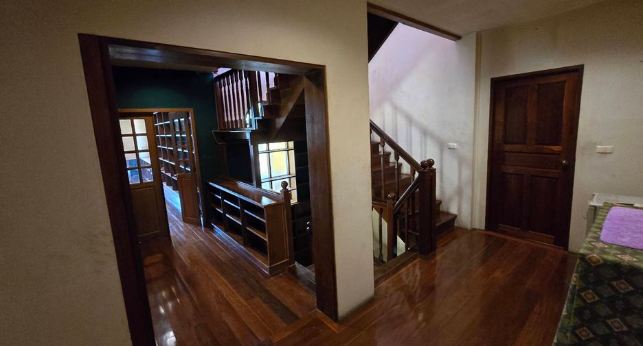 For sale 4 bedrooms house in Bang Khun Thian, Bangkok